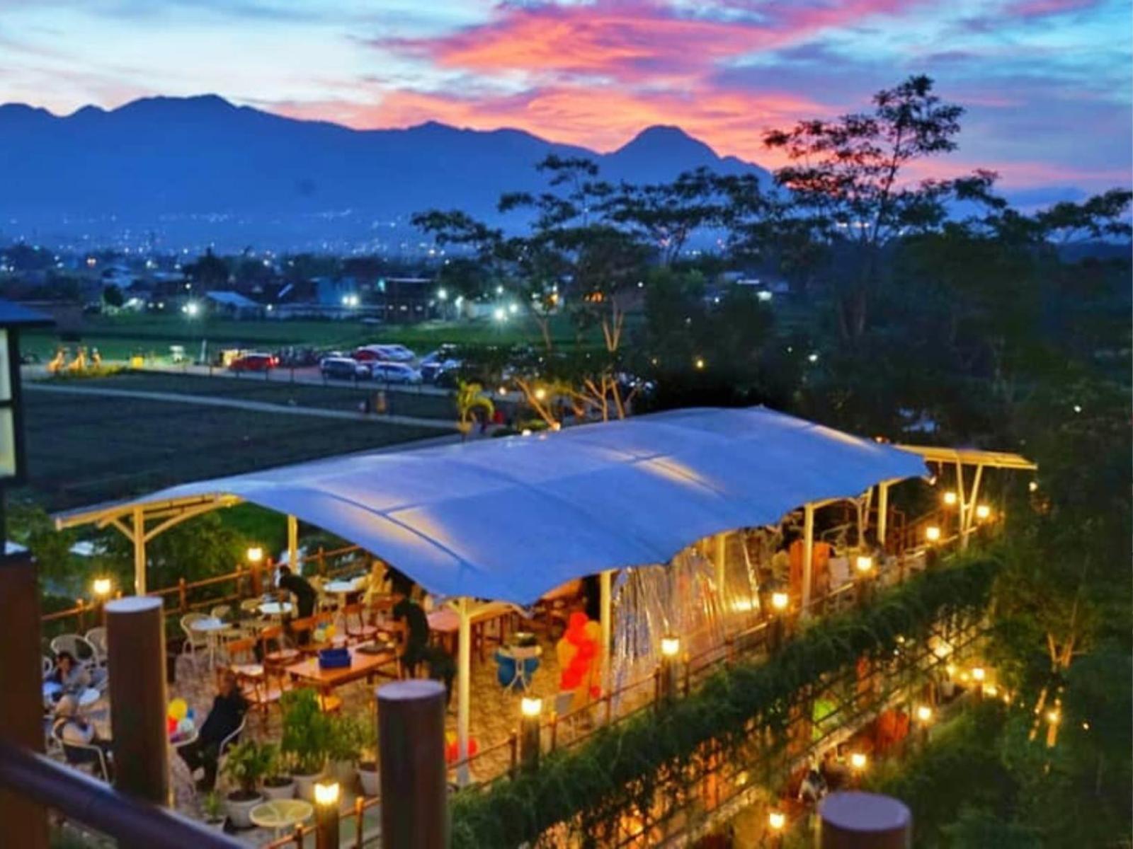 Villa Estetik Di Маланг Екстер'єр фото